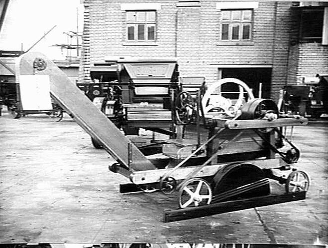 1918