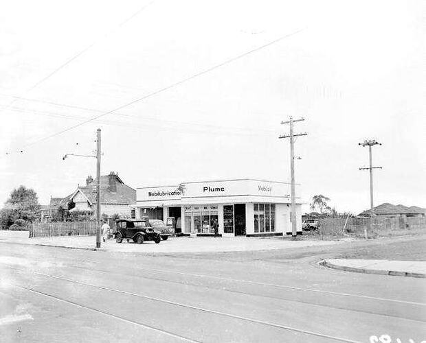 SERVICE STN AT NTH ESSENDON
