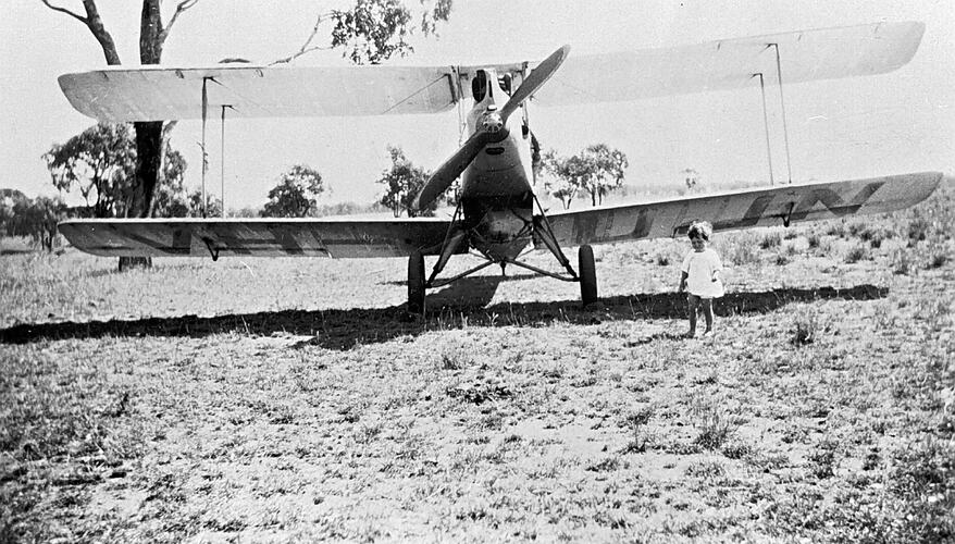 [Clive Fenton's flying doctor aeroplane, Katherine, Northern Territory. This plane was capable of carrying one patient at a time.]