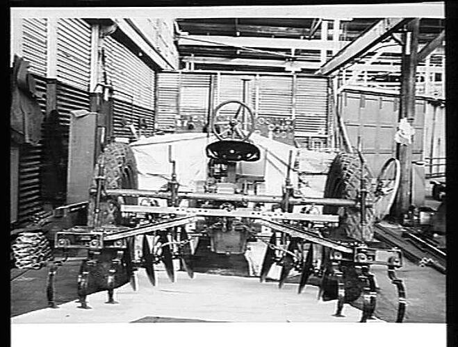 DISC & TYNE ATTACHMENT ON CHALLENGER TRACTOR. NOV 1939