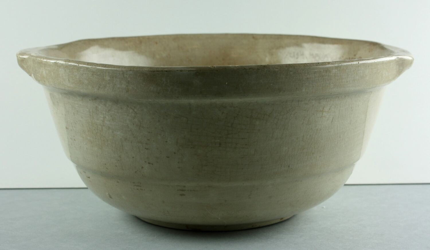 Mixing Bowl Ceramic, England, circa 1940s