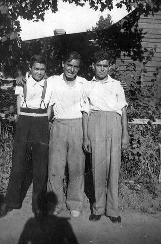 Keith, Cyril and Henry Hunter, 1943 Healesville, Victoria.