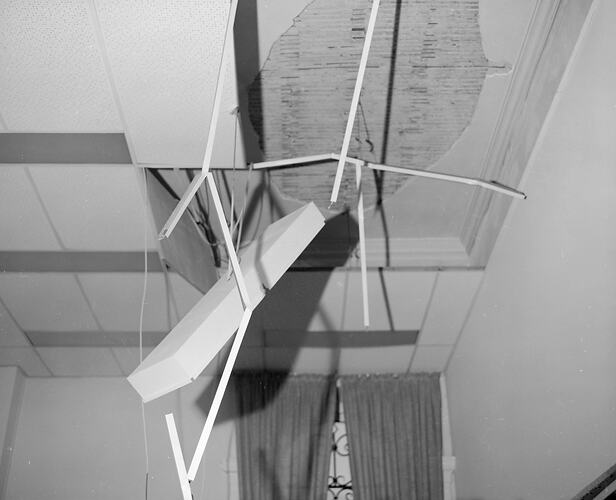 Bookshop ceiling collapse, Science Museum, Melbourne, 1974