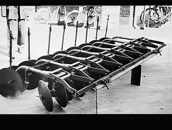 16-ROW `SUNDISCER': SEPT 1954