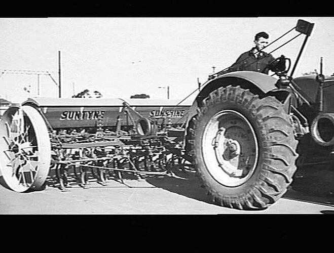 `SUNWINCH' FITTED TO `SUNTYNE': JULY 1950