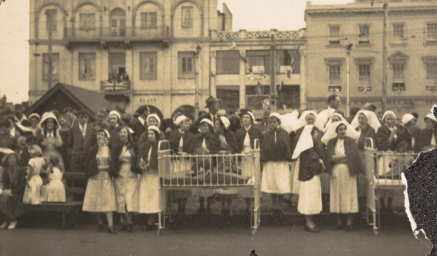 Digital Photograph - Nurses, Children & Cots from St Vincent's Hospital, waiting for Queen Elizabeth II's Visit, East Melbourne, 1954