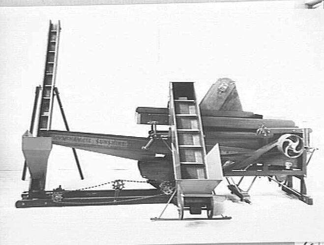 MAIZE SHELLER IN COURSE OF CONSTRUCTION: MAY 1929
