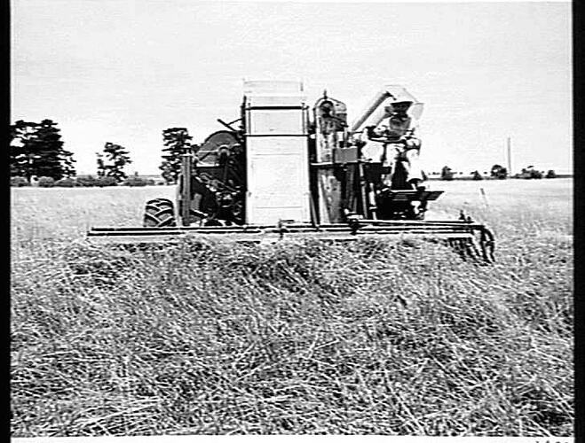 EXP. NEW-TYPE HEADER AT ROCKBANK: JAN 1952