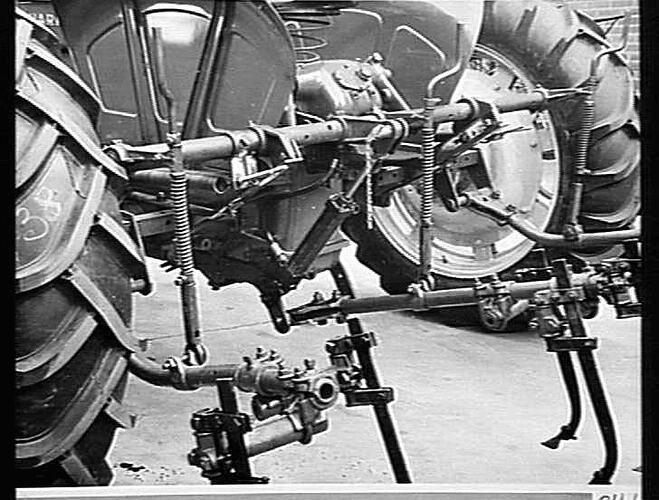 282 CULTIVATOR W/- HYDRAULIC CONTROL: JULY 1955