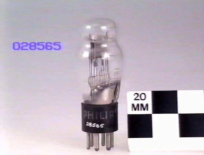 Electronic Valve - Philips, Double Diode Triode, Type 1B5/25S, circa 1935