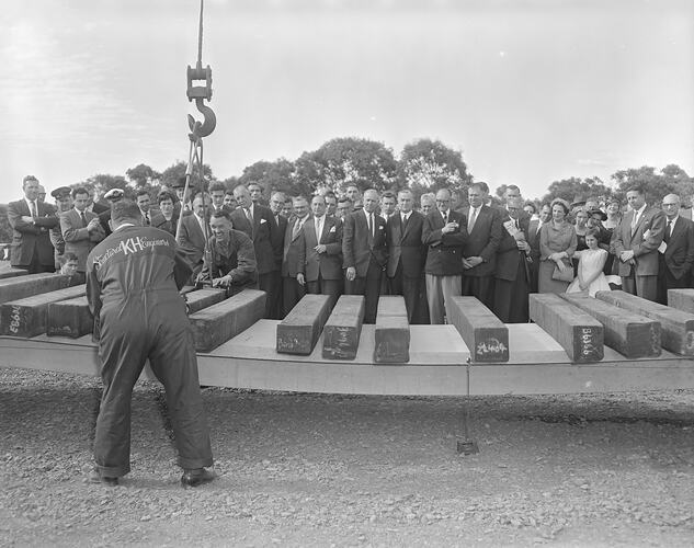Reid's Lightweight Aggregate, Laying Stones, Greensborough, Victoria, 23 Oct 1959