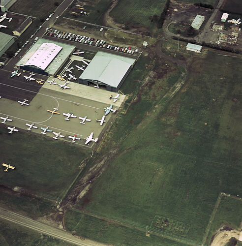 Colour aerial photograph of Moorabbin airport.