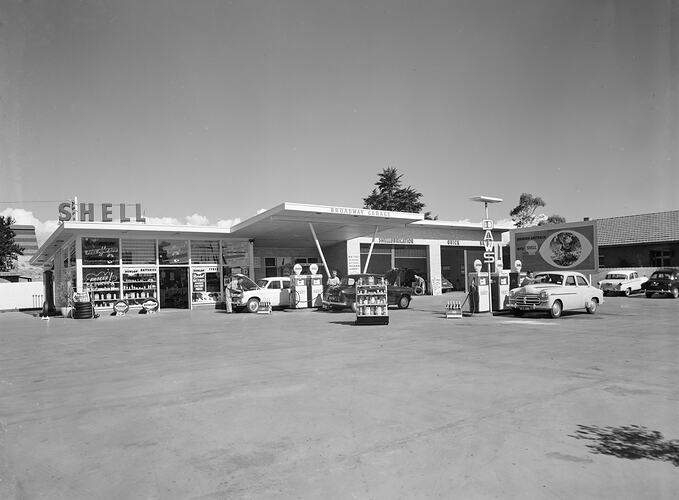 Shell Co, Broadway Garage Exterior, Warrigal Road, Victoria, 02 Dec 1959