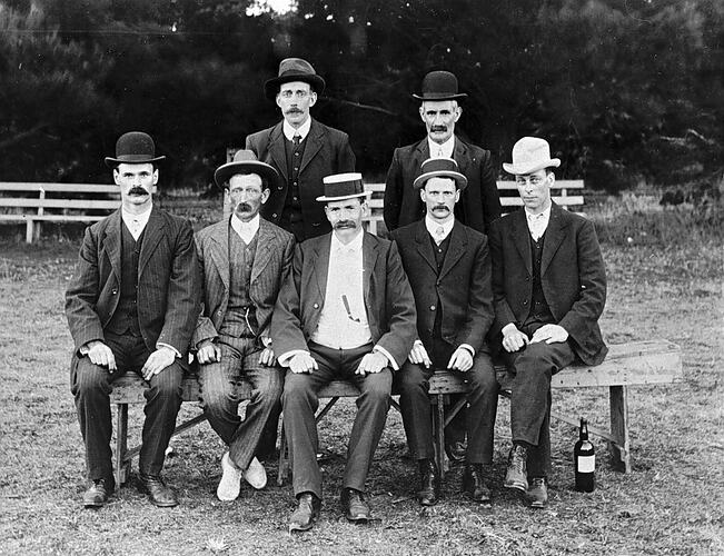 [The annual saddler's picnic, Ballarat, 1907.]