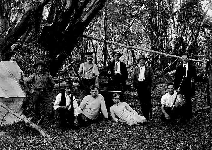 [Murray River camp for shooting and fishing, 1912.]