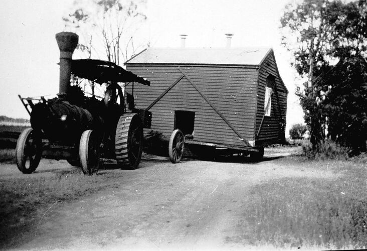 [A steam tractor moving the Berrimal State School, near St Arnaud, about 1920.]