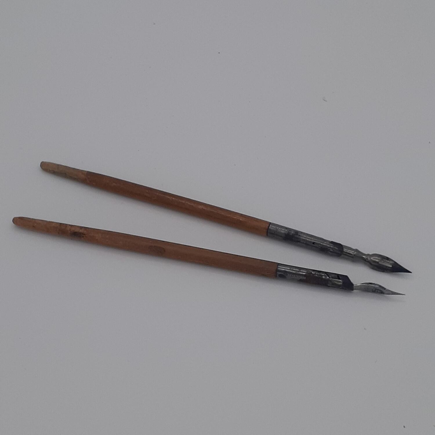 Desk Set - Dipping Pen & Nib, Hinks, Wells & Co, England, 1950-2000