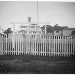 Photograph - Humpybong State School, Dorothy Howard Tour, Brisbane, 2 Oct 1954
