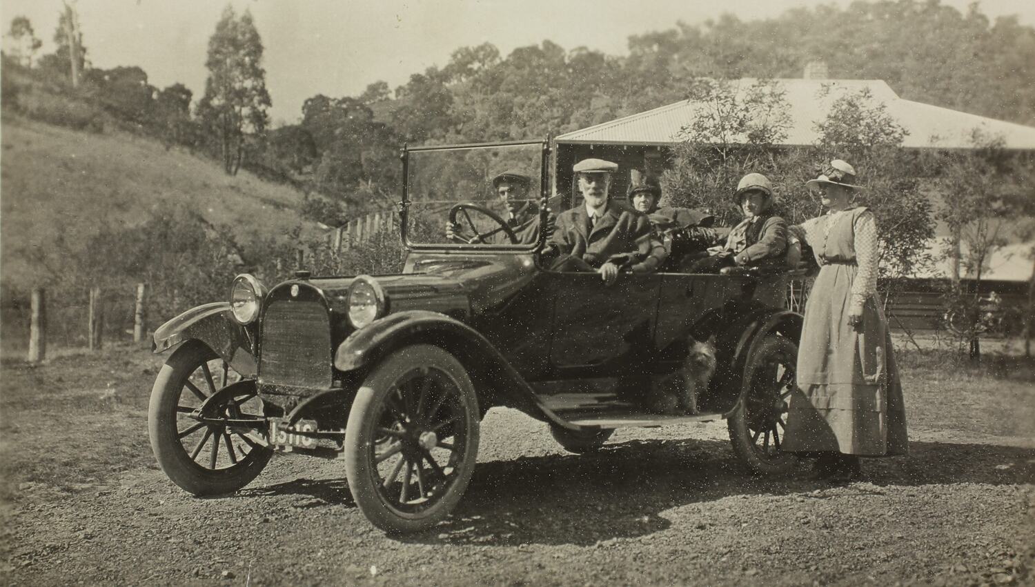 Photograph Group with Dodge Motor Car, Victoria, 10 Apr 1916