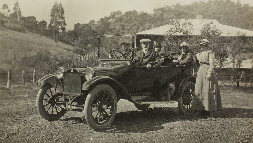 Photograph - Group of People with Motorcar, Victoria, 10 Apr 1916