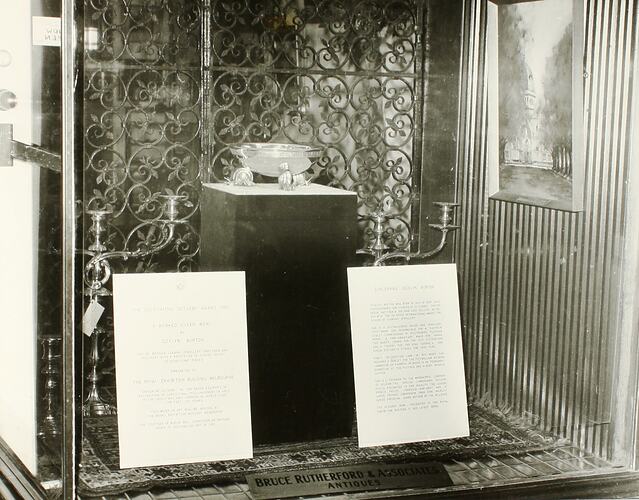 Photograph - Presentation Goldsmiths Sotheby Award, Royal Exhibition Buildings, 28 Oct 1980