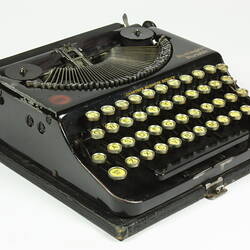 Typewriter - Remington Typewriter Company, Portable No.1, 1923