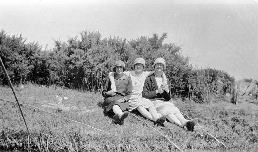 [Fishing at Creswick Creek, about 1925.]