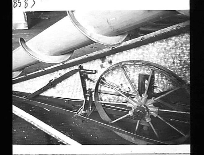 FLAX DIVIDER FITTED TO 6 B BINDER. DEC 1940