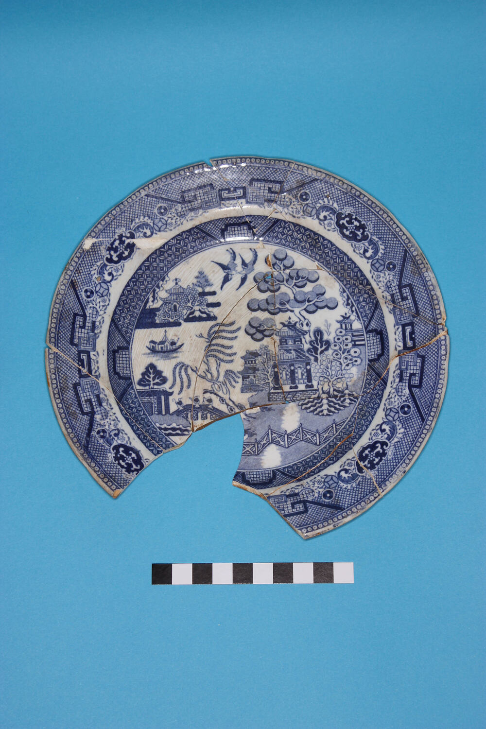 Twiffler Plate Whiteware, Blue Transferprinted, Willow Pattern