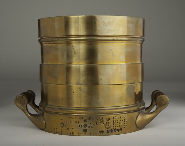 Standard Volume - Half Gallon, Potter, Primary Standard, Victoria, 1863