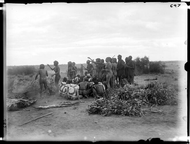 Warumungu ceremony around dying man, Tennant Creek, Central Australia, 1901