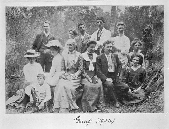 Group (1904)