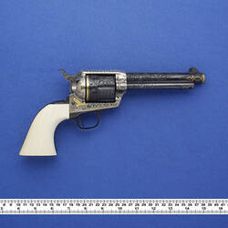Revolver - Colt 1873 Single Action Army 3rd Generation