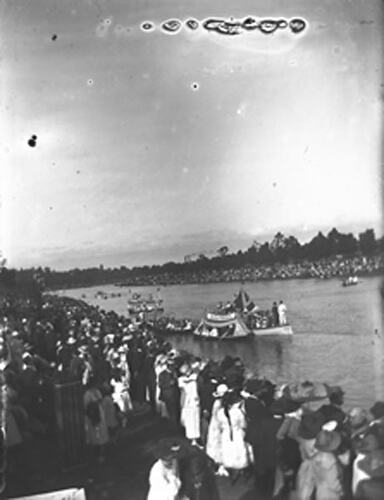 Digital Photograph - View of Crowds & Boats at Henley Regatta, Yarra River, Melbourne, 1919