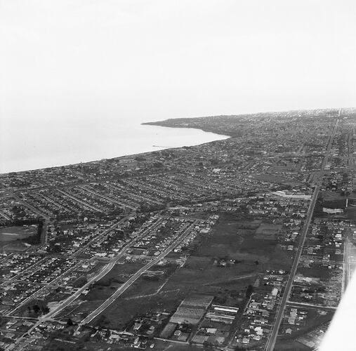 Monochrome aerial photograph of Mentone.