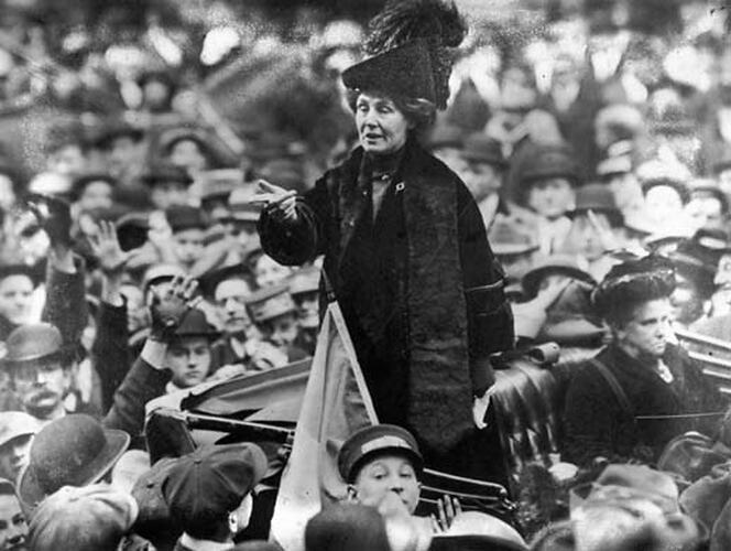 Emmeline Pankhurst addresses a crowd in New York City in 1913