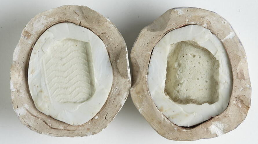 Potsherd (Mould), Watom Island, East New Britain, Papua New Guinea, 3300 to 2750 BP