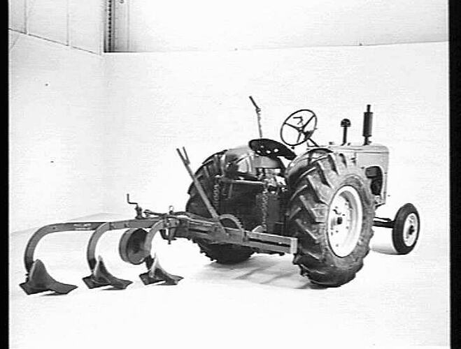 3 FUR. VINEYARD TYPE W/- ADJ HEAD `SUNHANDLIFT': 23 JULY 1942