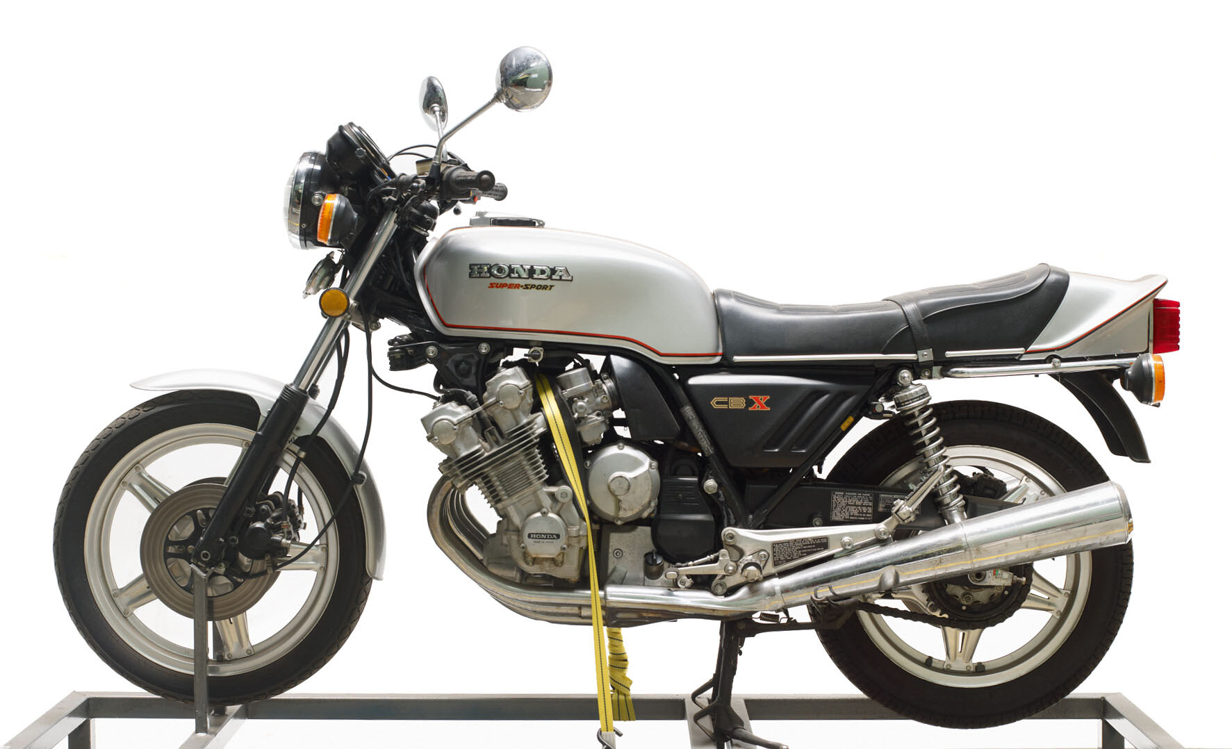 The Honda CBX - An Unusual Japanese Inline-6 Cylinder Motorcycle