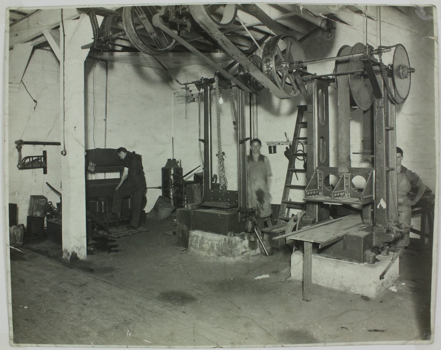 Photograph - Hecla Electrics Pty Ltd, Workers Operating Machinery ...