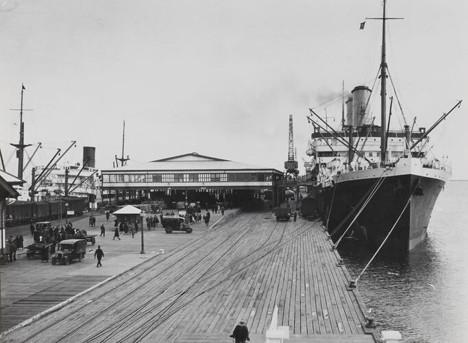Photograph - Passenger Ship, Station Pier, Port Melbourne, Victoria, 1920-1939