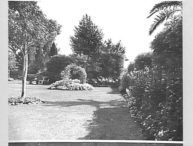 H.V. MCKAY SUNSHINE GARDENS: APRIL 1935