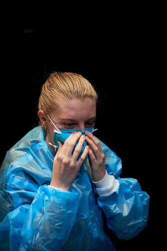 Checking Mask Seal, St Vincent's Vaccination Hub, Melbourne Museum, 23 Sep 2021