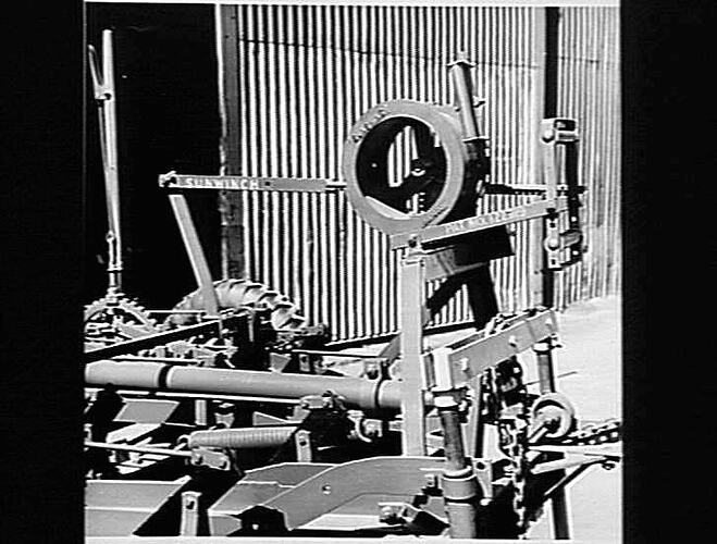 `SUNWINCH' FITTED TO `SUNDUKE': OCT 1954