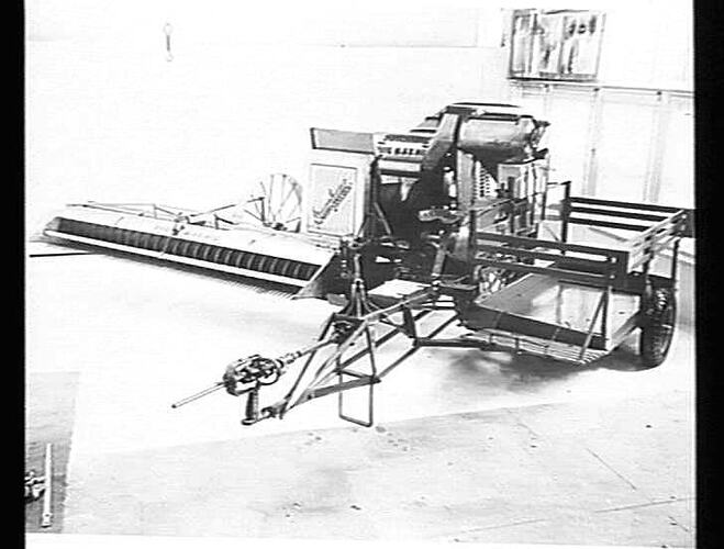 12 FT. NO. 2 P.T.O. HEADER WITH PLATFORM. APRIL 1939