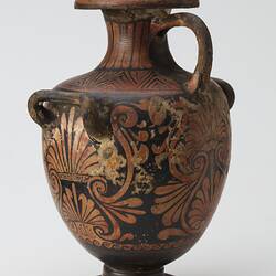 Pottery, Italy, end of 4th century BCE