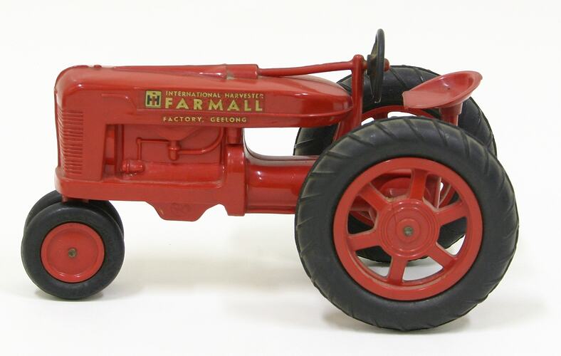 Model Tractor - Farmall, Geelong