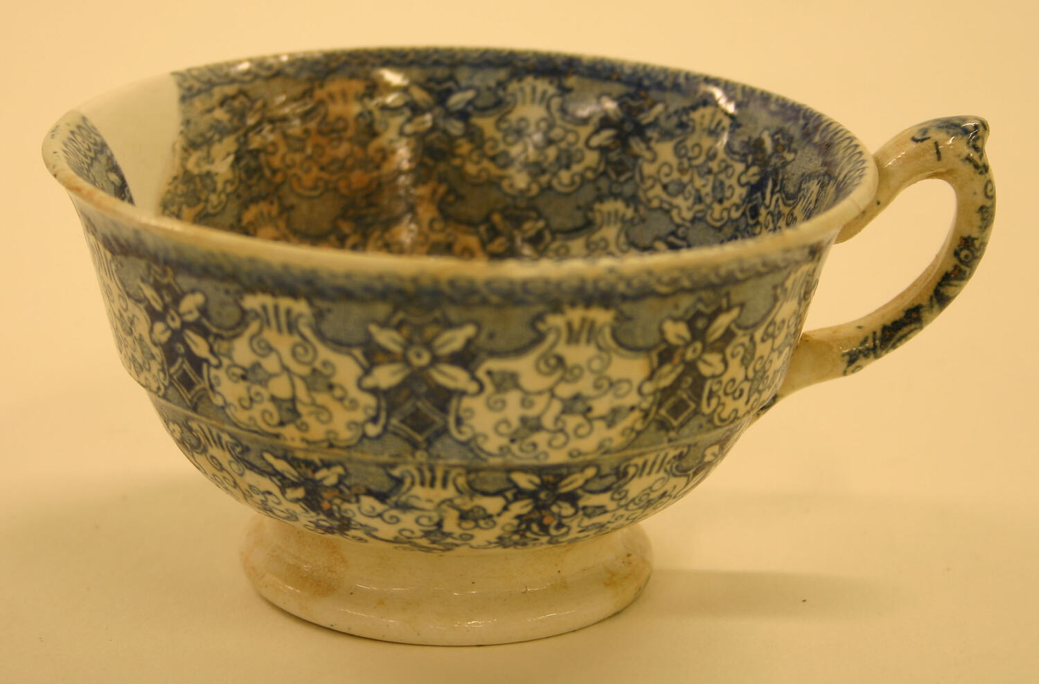 Tea Cup Whiteware, Blue, Transferprinted, Floral Pattern, after 1805