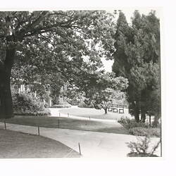 Photograph - Kodak Australasia Pty Ltd, Yarra Grange Cottage & Gardens, Abbotsford, Victoria, 1945-1949
