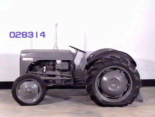 Tractor - Ferguson TEA-20, Harry Ferguson Ltd, Coventry, England, 195